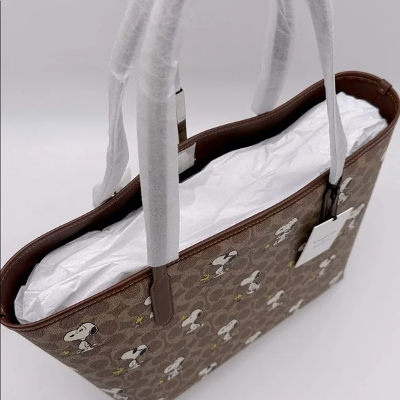 Coach X Peanuts City Tote Bag In Signature Canvas With Snoopy Print CBJ89 - Picture 7 of 13